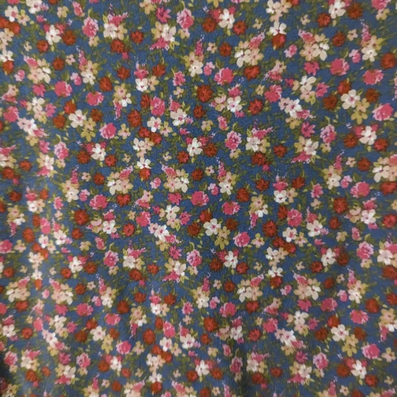 So Cropped Floral 3x Tie Top - Picture 8 of 8